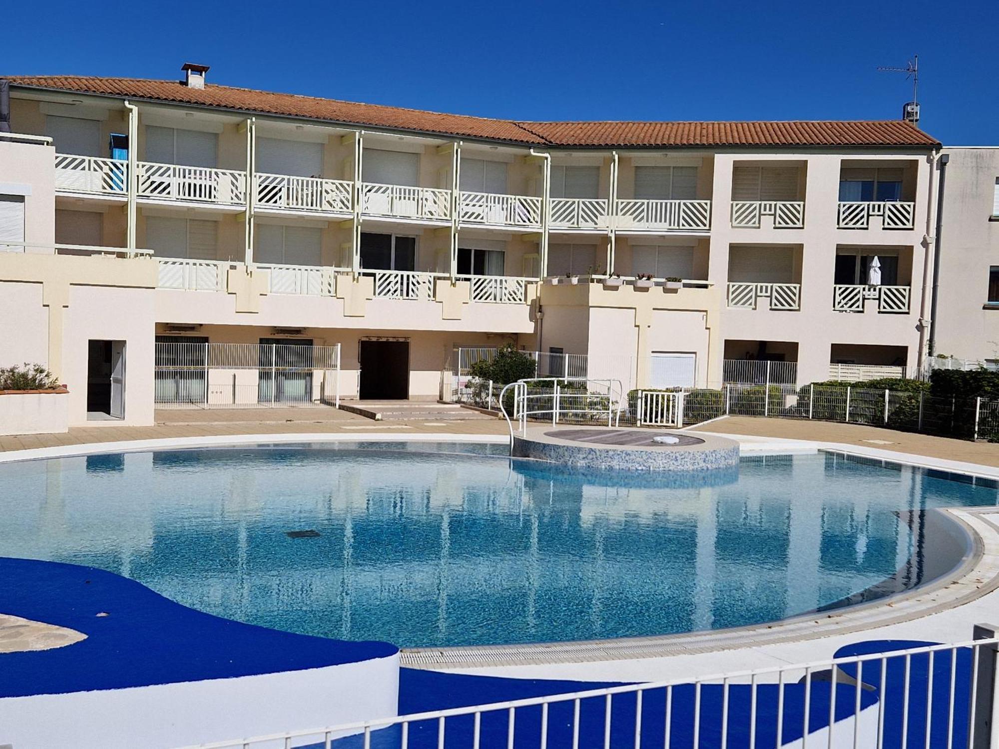 Appartement Pres De La Plage - 4 Pers, Piscine Ouverte, Parking, Animaux Acceptes - Fr-1-706-12 Chatelaillon-Plage Ngoại thất bức ảnh
